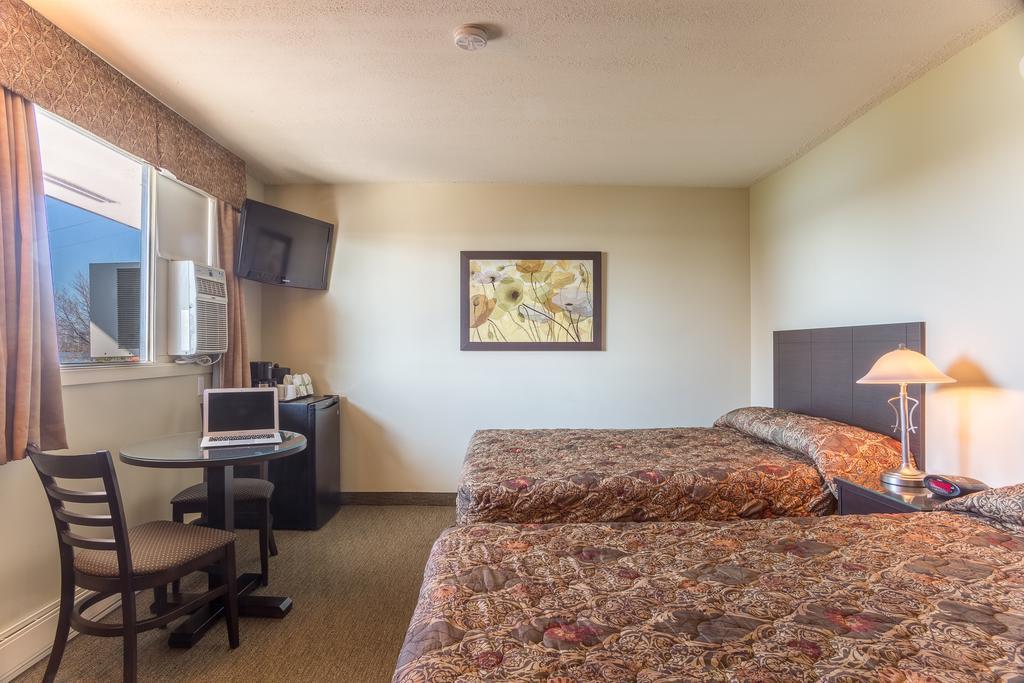 Motel Du Fleuve Brossard Ngoại thất bức ảnh