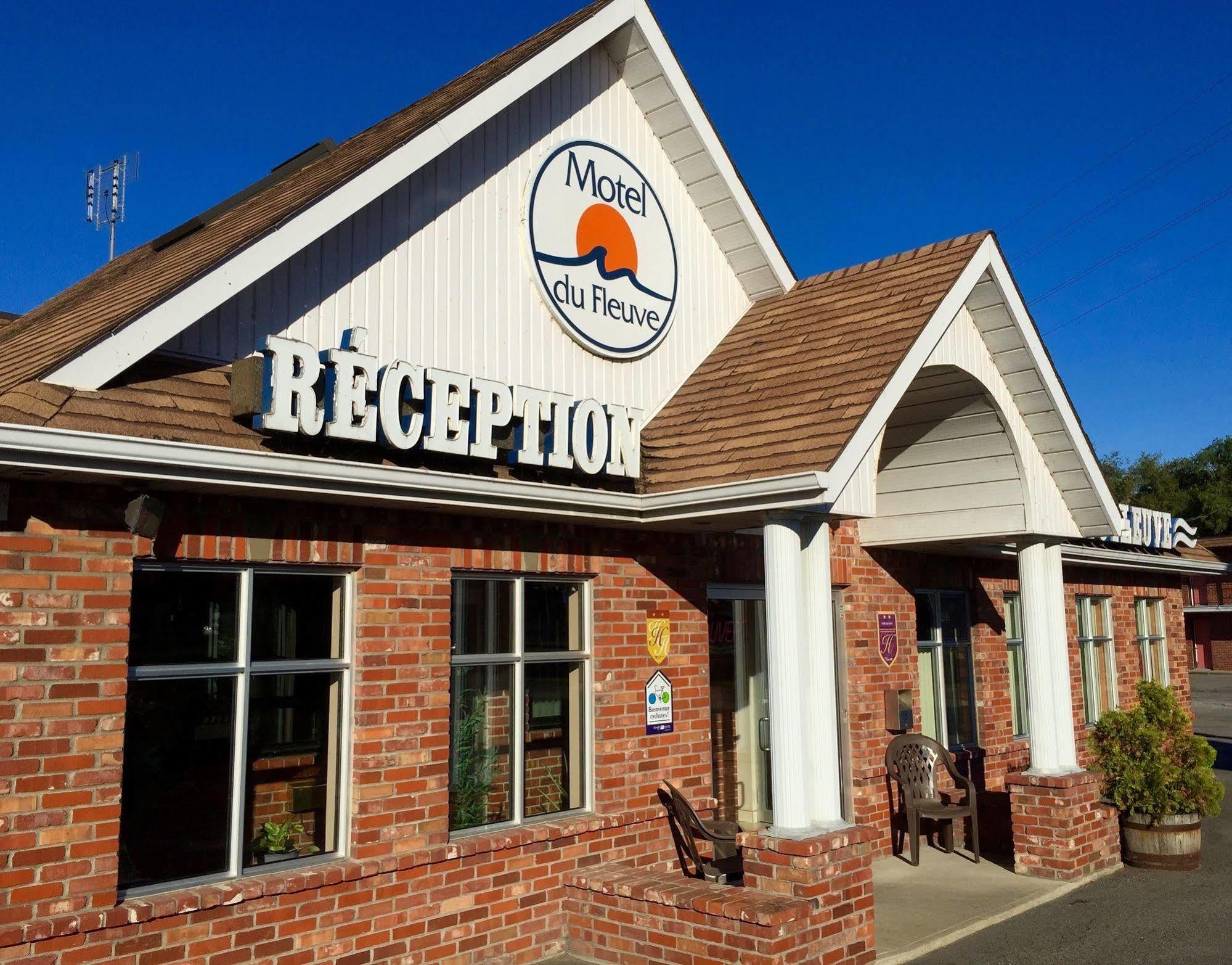 Motel Du Fleuve Brossard Ngoại thất bức ảnh