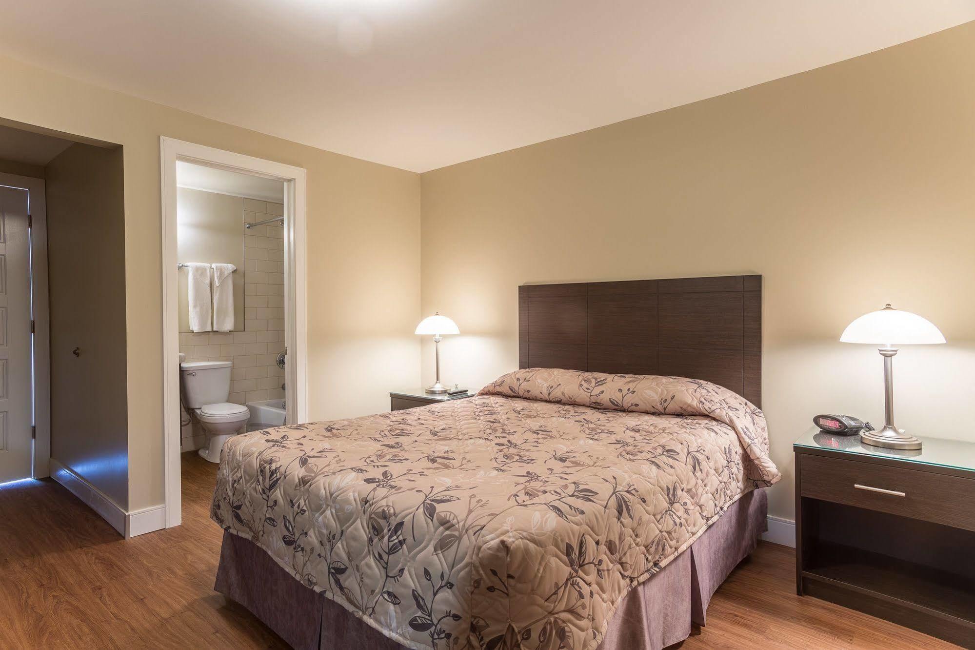 Motel Du Fleuve Brossard Ngoại thất bức ảnh